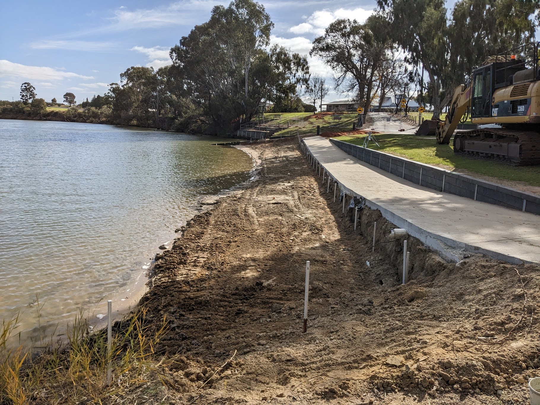 Construction Riverfront Gol Gol 